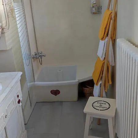 D'hotes Chez Sylvie Et Guy Quenard Nocleg ze śniadaniem 3*